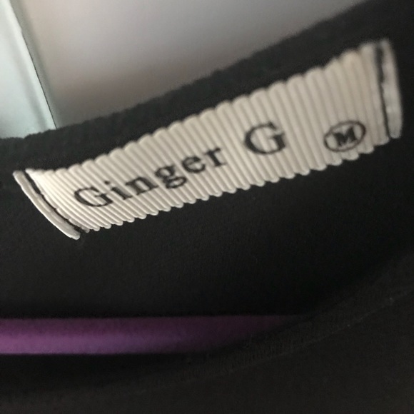 Adorable black dress, with ruffle at the bottom - Picture 2 of 4